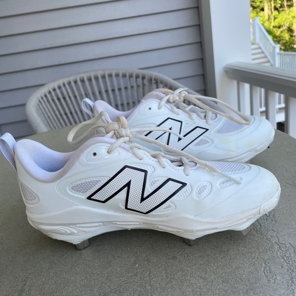 New Balance Women’s Fresh Foam x Velo metal cleats. Size 6.5